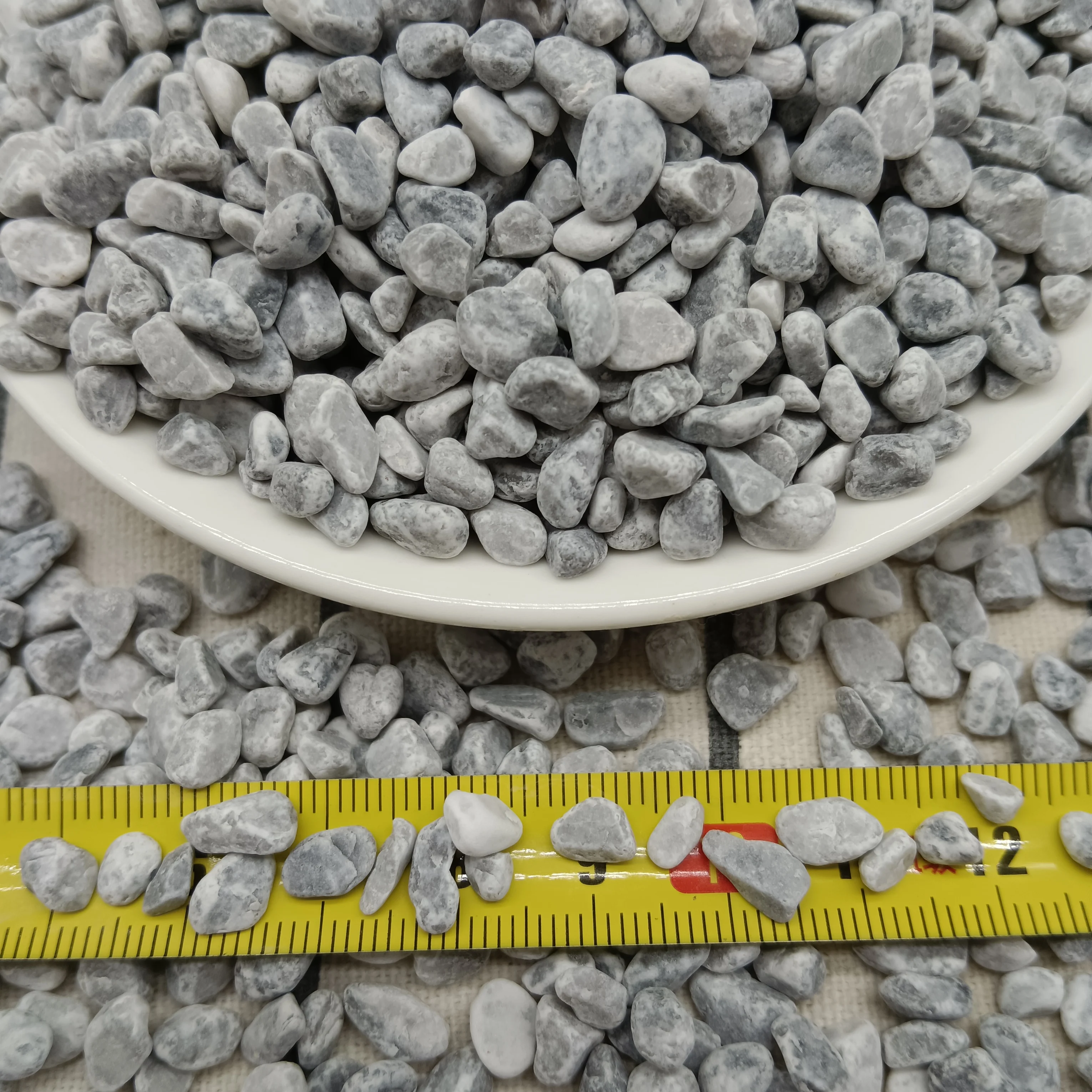 China manufacture construction paving garden decor back yard stone stones from china lightcarbon gravel