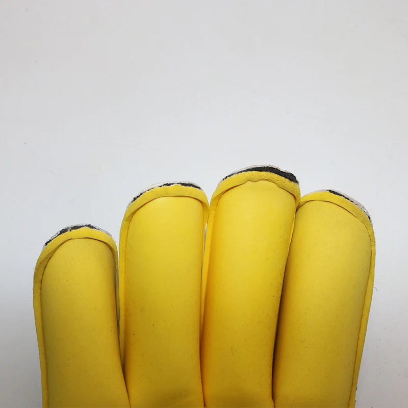 Factory direct sale hand protection gloves soccer goalkeeper gloves