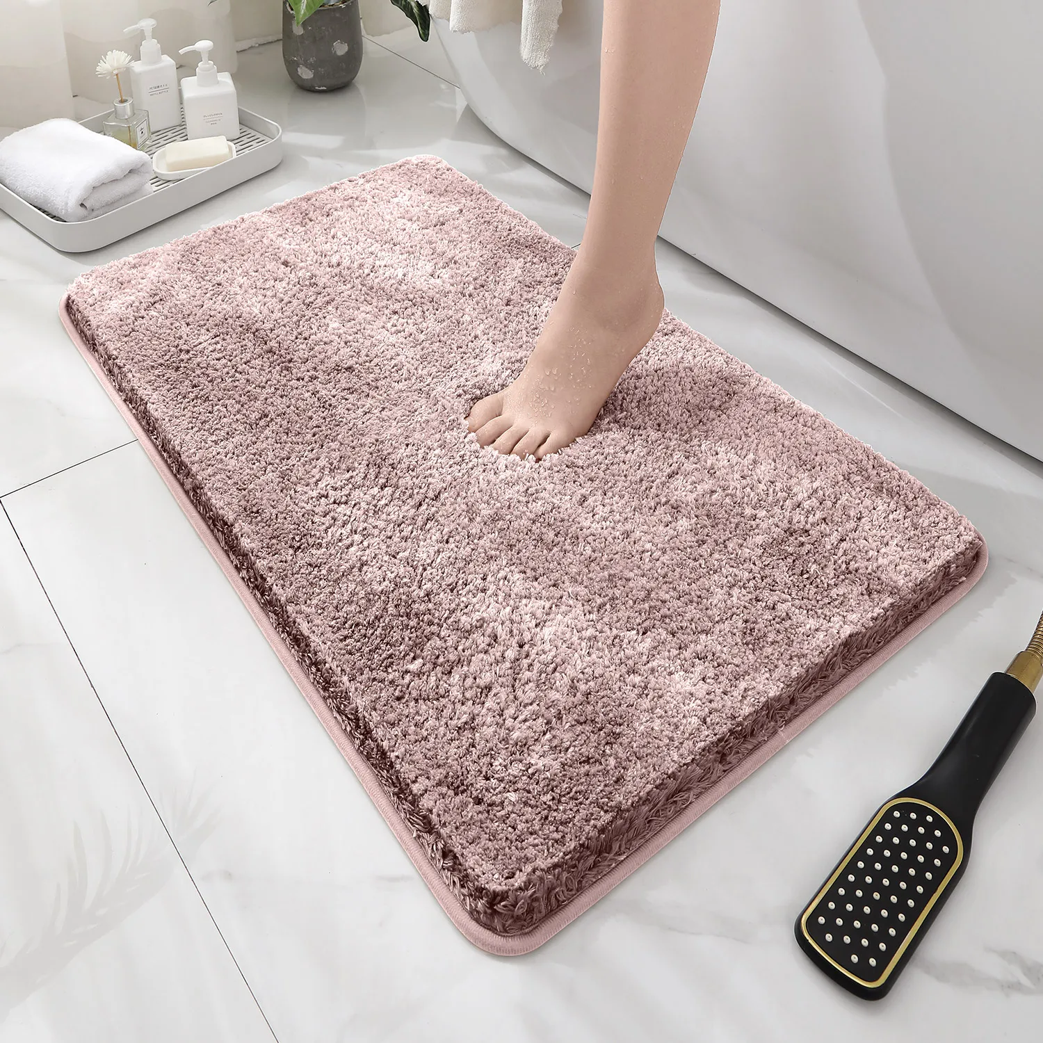 Non-slip bathroom carpet hygroscopic washable foot pad microfiber floor mat customized wholesale