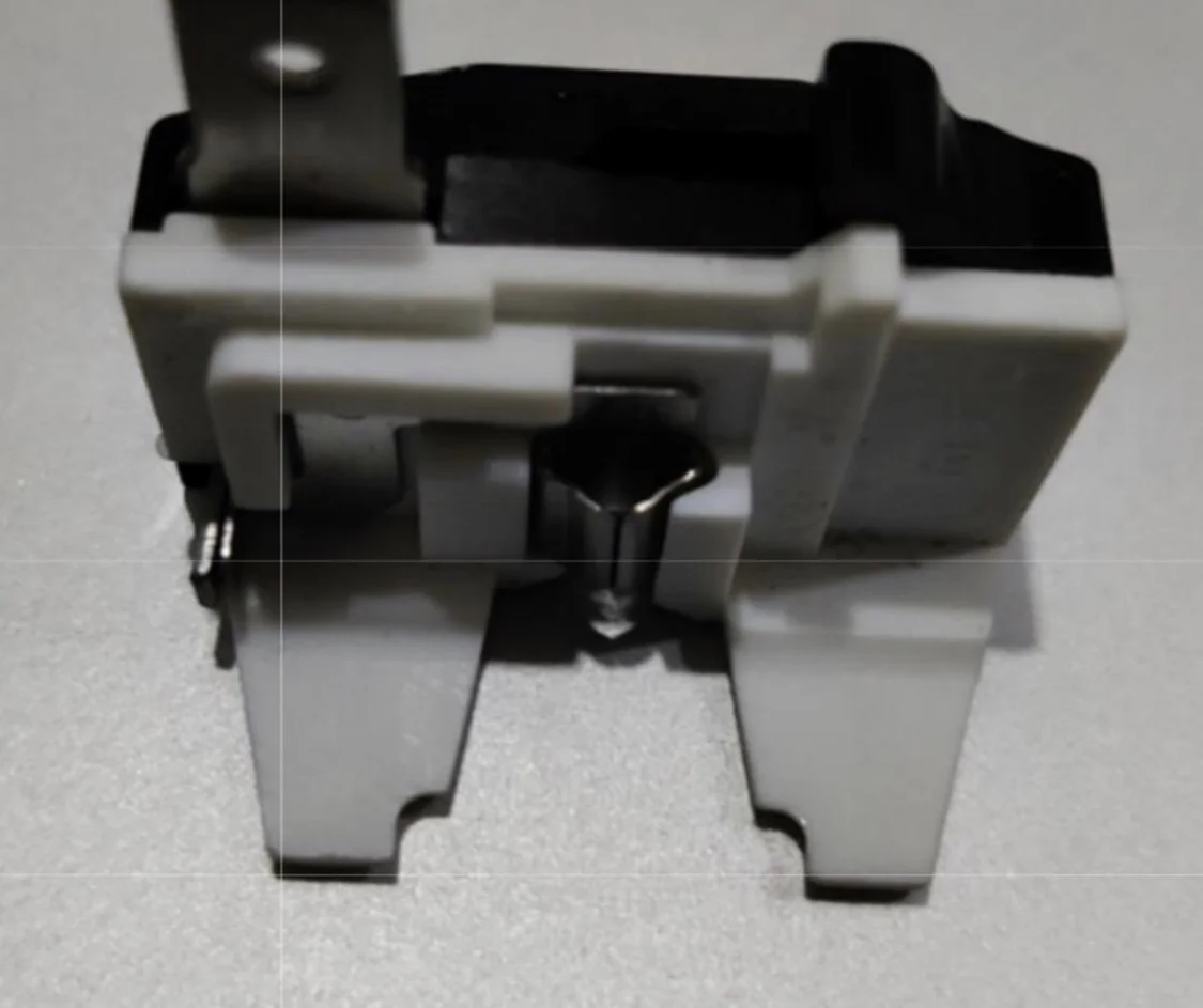 Electronic Protector 5303007173 10097202 WR7X194 5303007173 IC102 66858-1 Fridge Parts Refrigerator Compressor Relay PTC