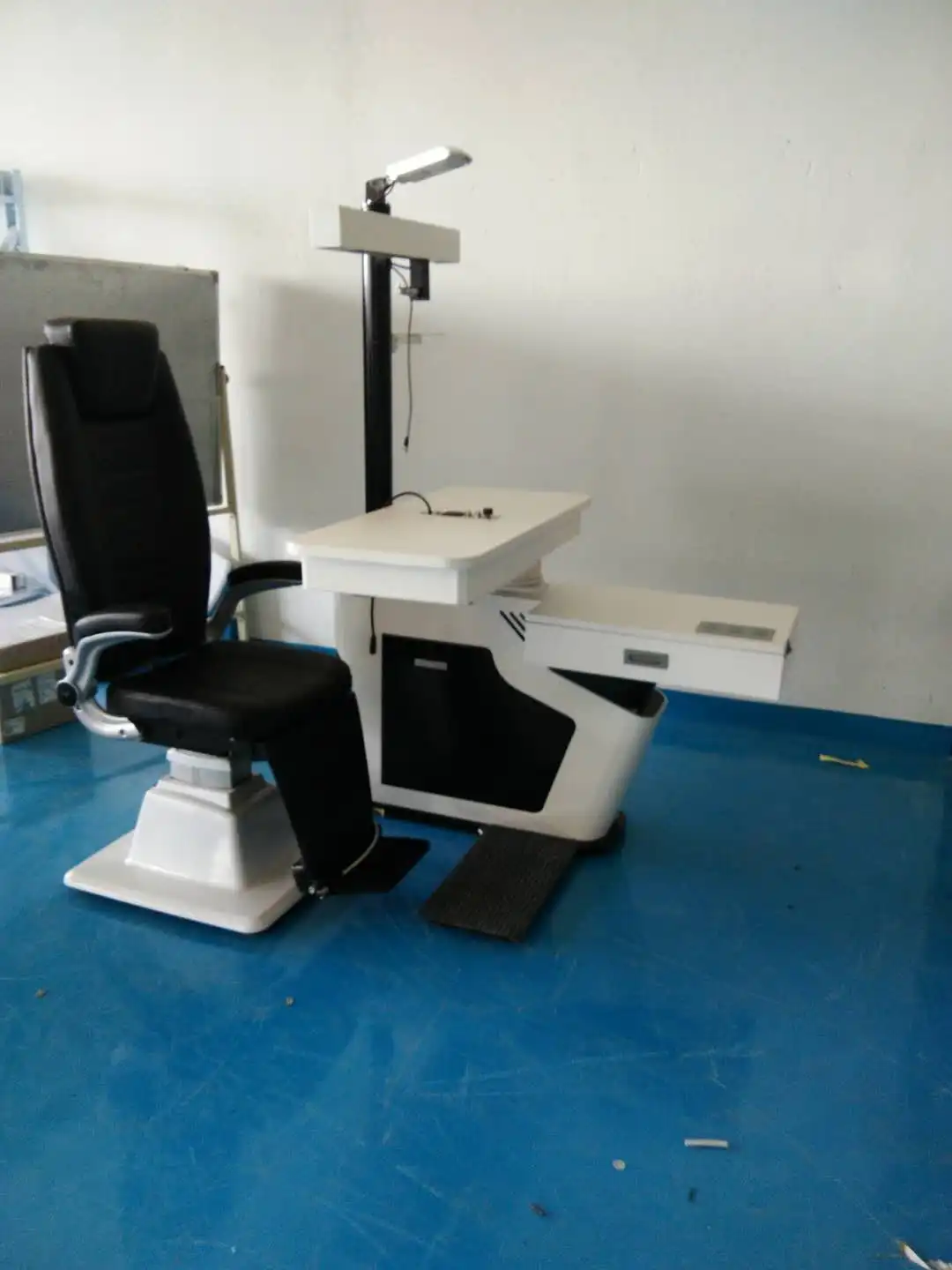 DM Newest design Good Price Ophthalmology Chair and Stand Unit for Sale Vision Tester Combined Table and Chair for Ophthalmology