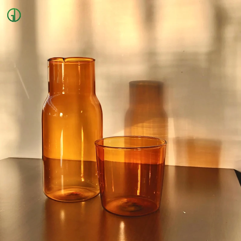 Custom Nordic Style 500ml Colored Borosilicate Glass Carafe Cold Water Tea Juice Beverage Glass Bottle With Glass Cup Lid