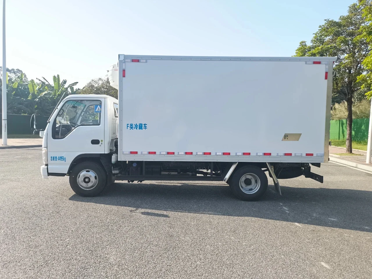 Заводская распродажа Isuzu 100P 2 3 4 тонны новые рефрижераторы длинный дизельный РЕФРИЖЕРАТОРНЫЙ контейнер ручной привод 4x2 Евро 5