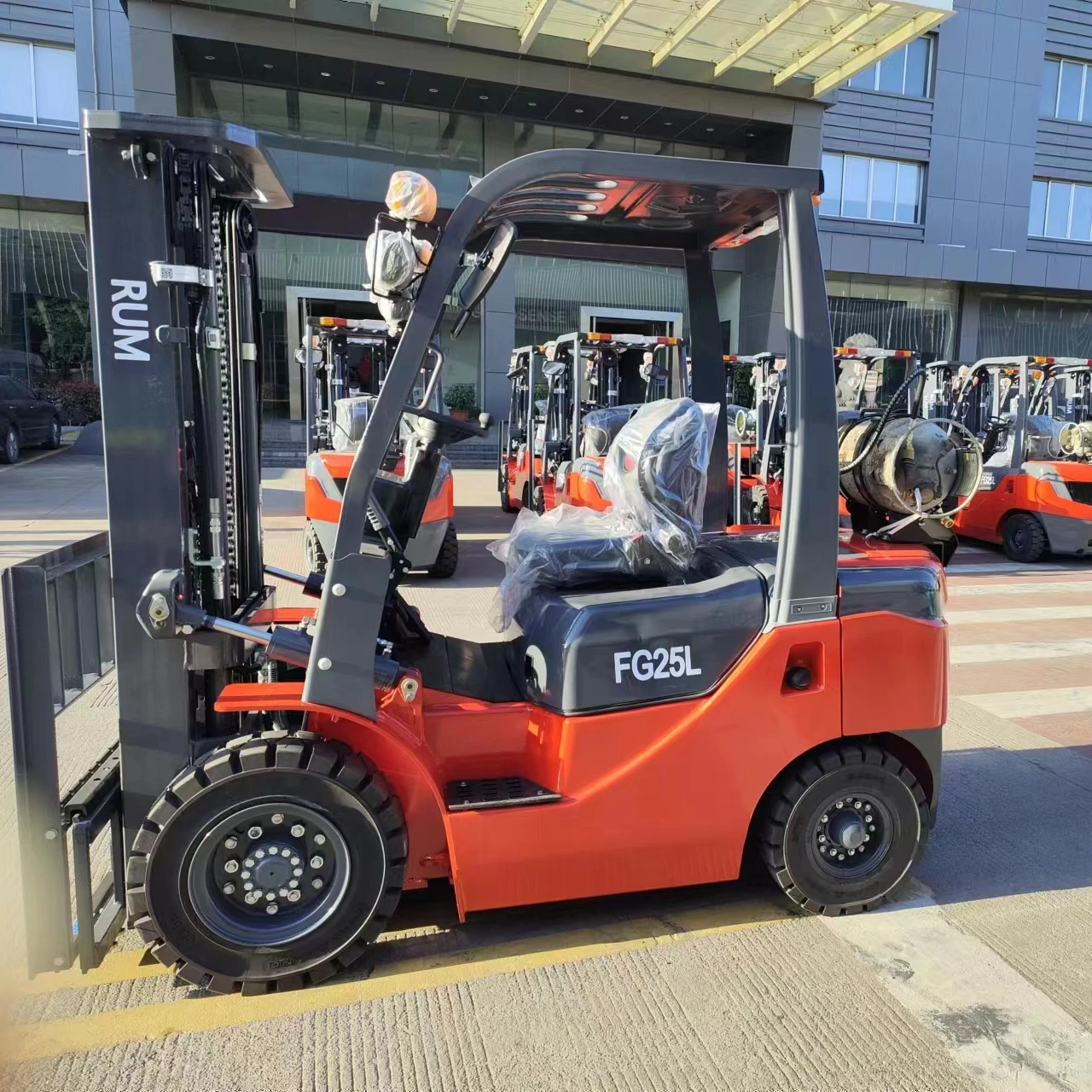 Propane forklift Nissan engine LPG Gas Fuel Fork lift 3-6 m lifting height 2.5 3 3.5 ton LPG forklift truck