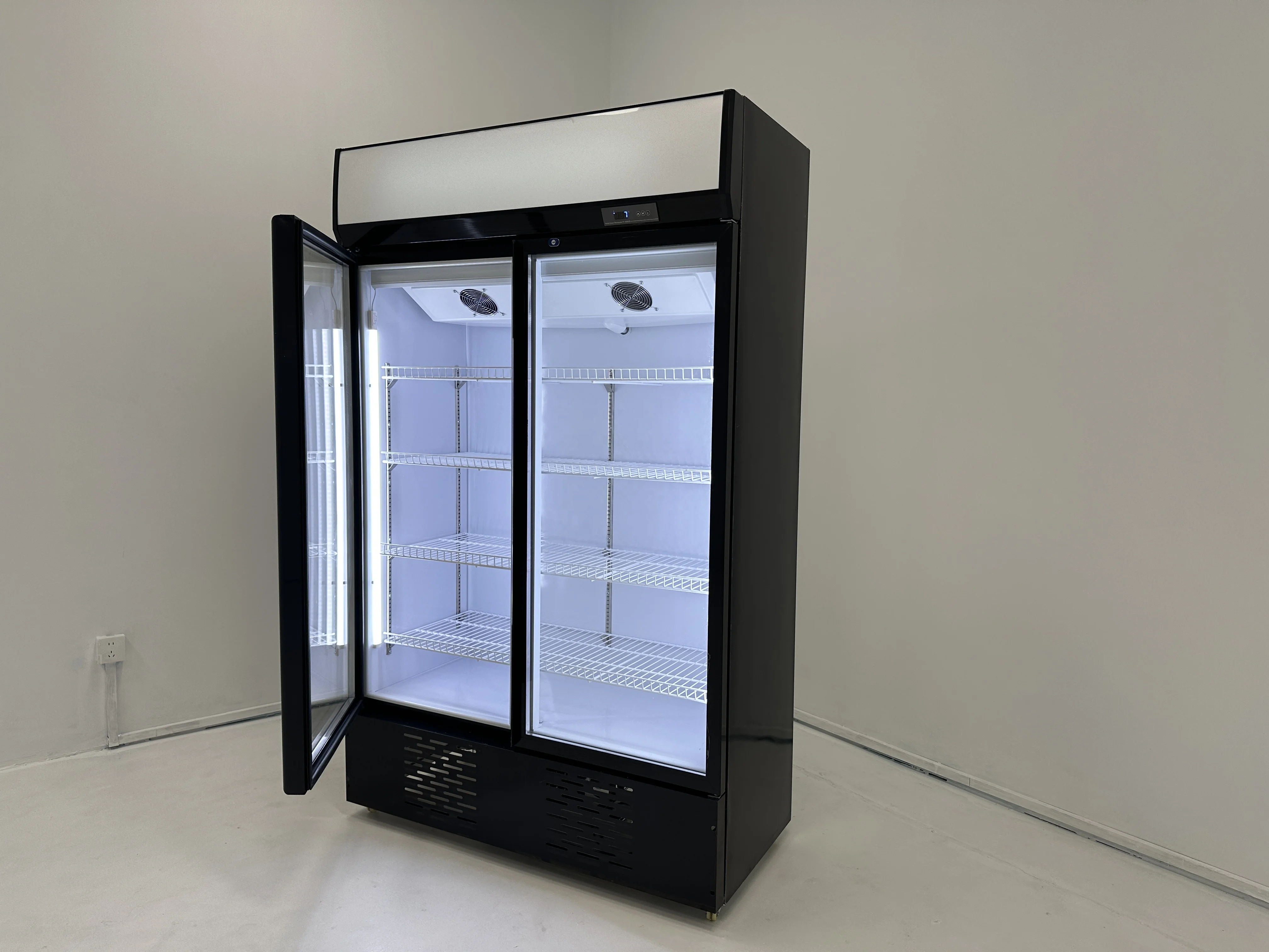 hot sale vertical soft drinks /milk coolers for supermarket shop restaurant