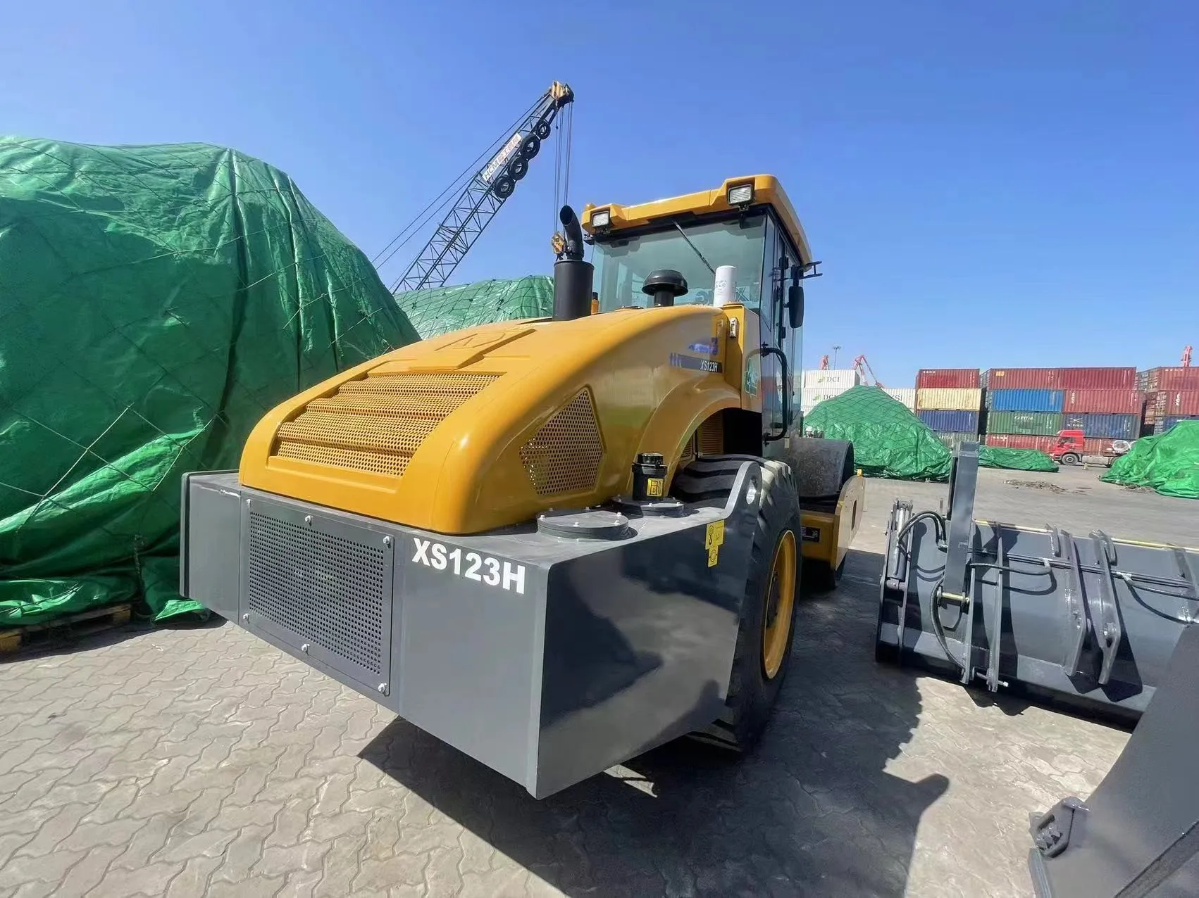 New Types of 11 Ton Road Roller XS123H High Efficiency Compactor Vibratory