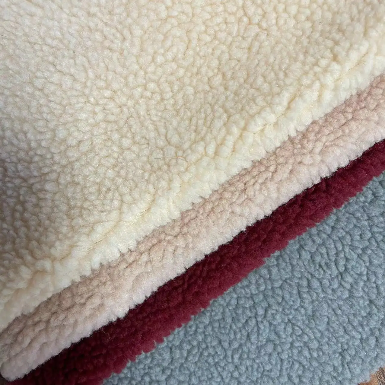 Good quality 100% polyester sherpa fleece fabrics wool microfiber fabric for clothing