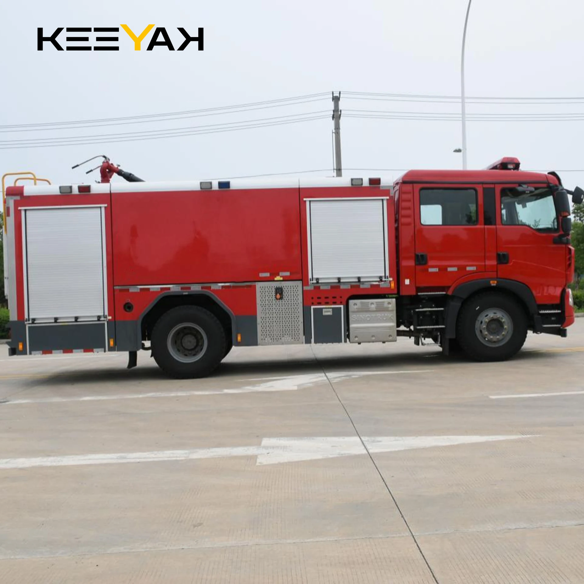HOWO маленький пожарный грузовик 7950L мини пожарная машина макс. красный дизельный Танк время работы колесо цвет трансмиссии материал концентратор