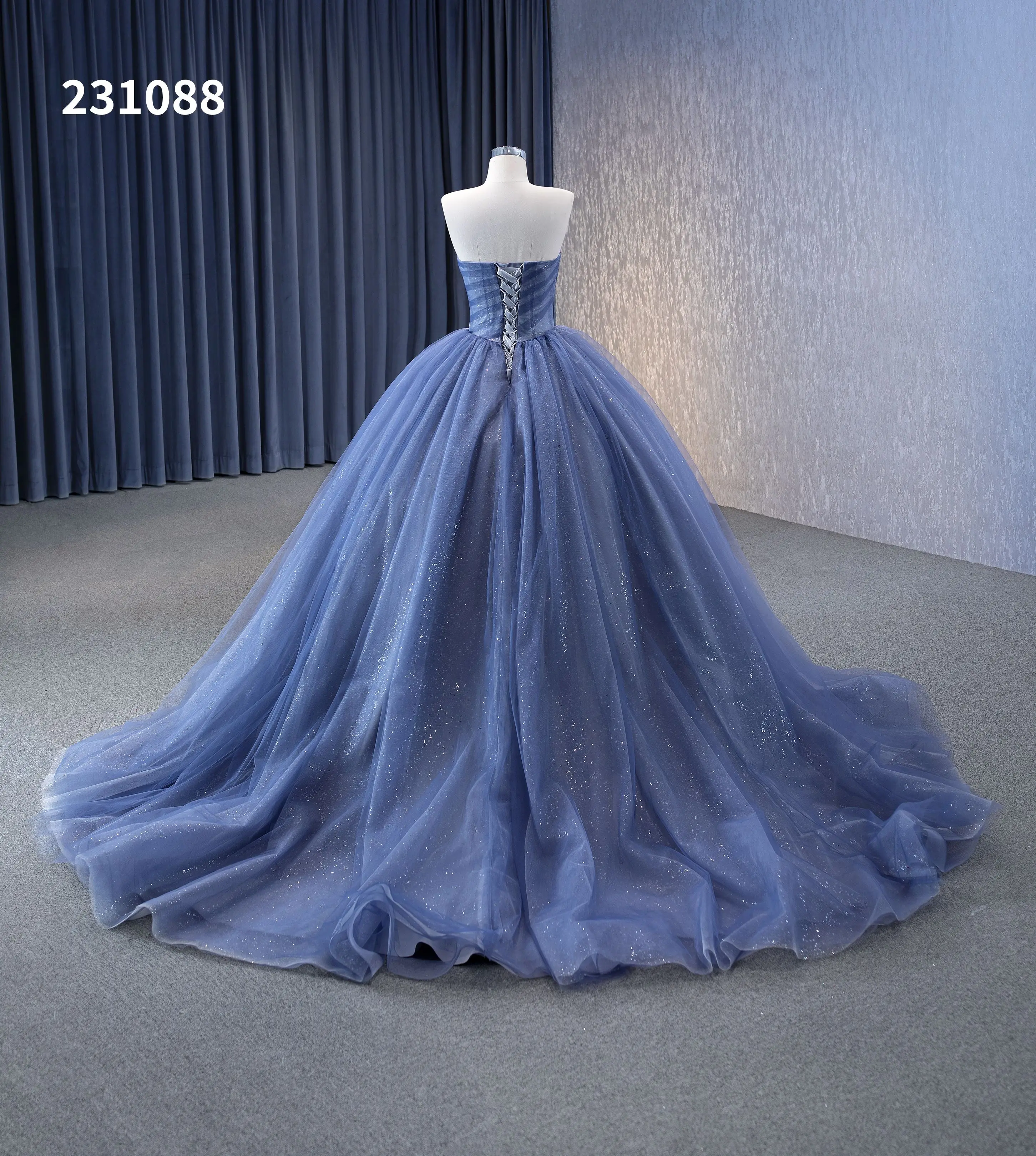 Wholesale Grey Blue Detachable Big Ruffles Flower Train Prom Gown Women Sweetheart Sparkly Ball Gown Evening Tulle Dresses