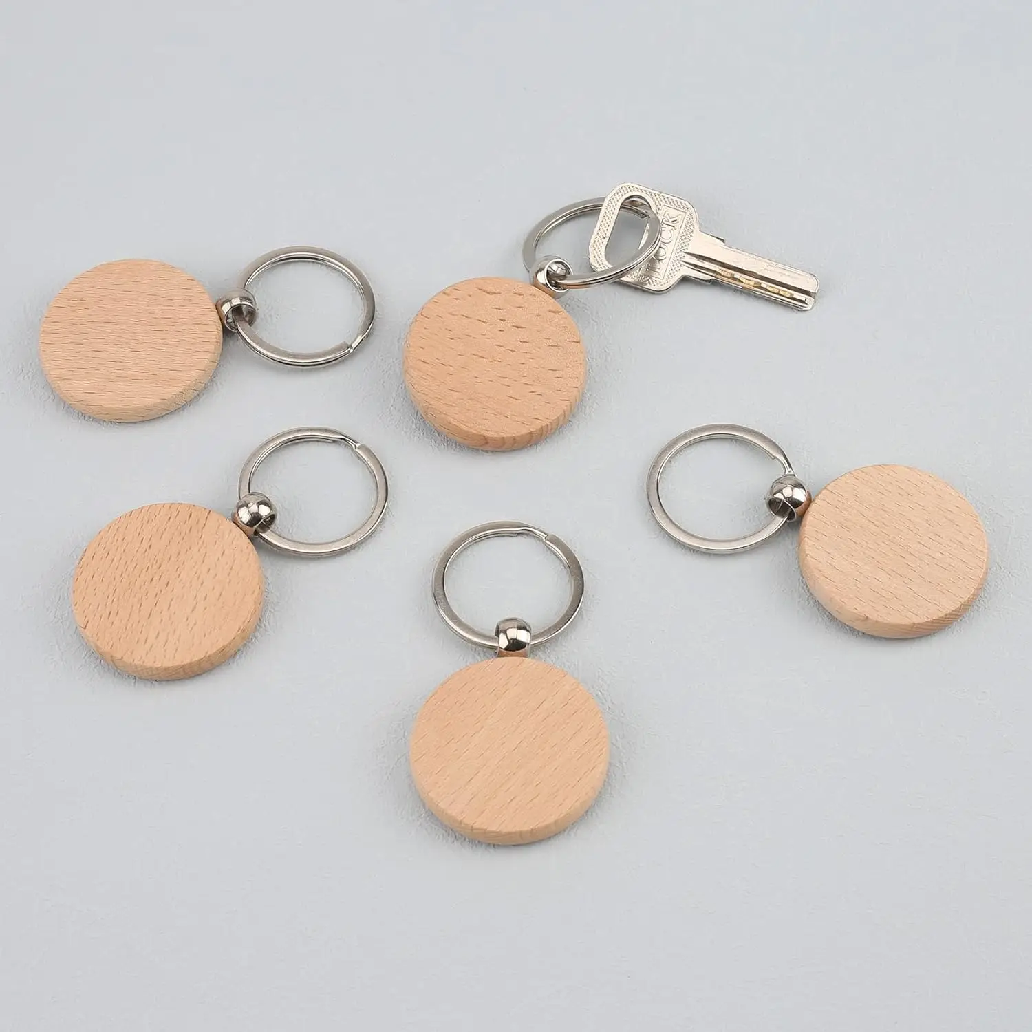 Деревянный брелок для ключей с лазерной гравировкой