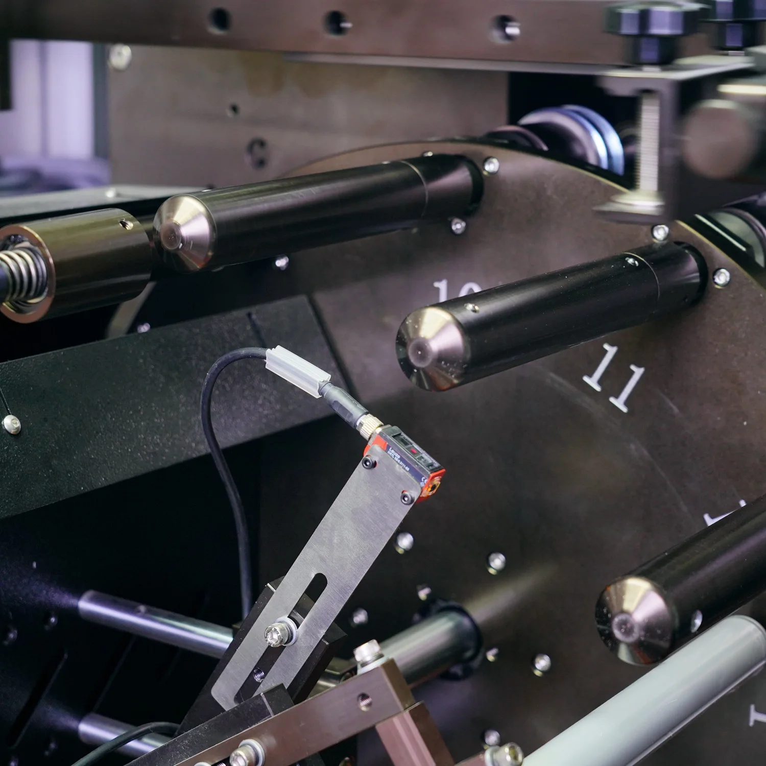 Automat4 Color Automatic Servo Screen Printing & UV Curing Production Line for Round/Oval/Square/Triangular Bottles