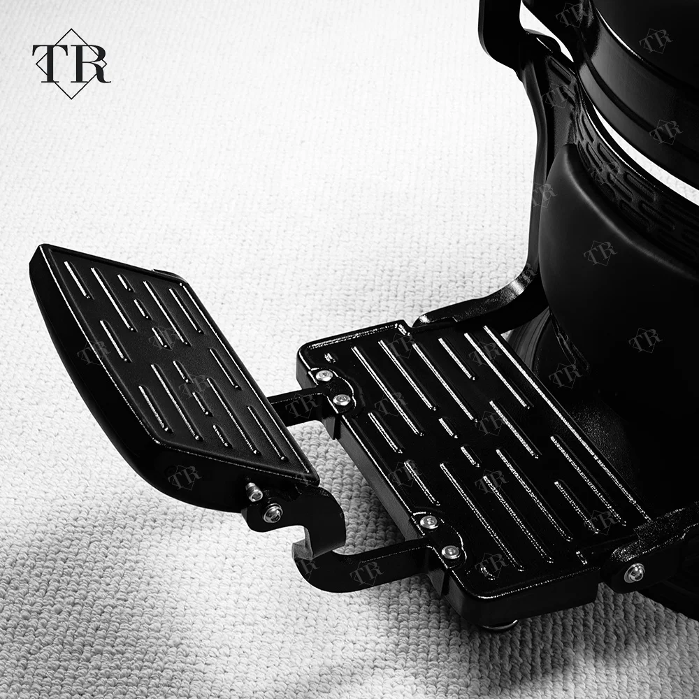 Turri European Style Black High Class Professional Hair Cut Barber Hairdressing Styling Chair Vintage Barber Chair for Men Metal