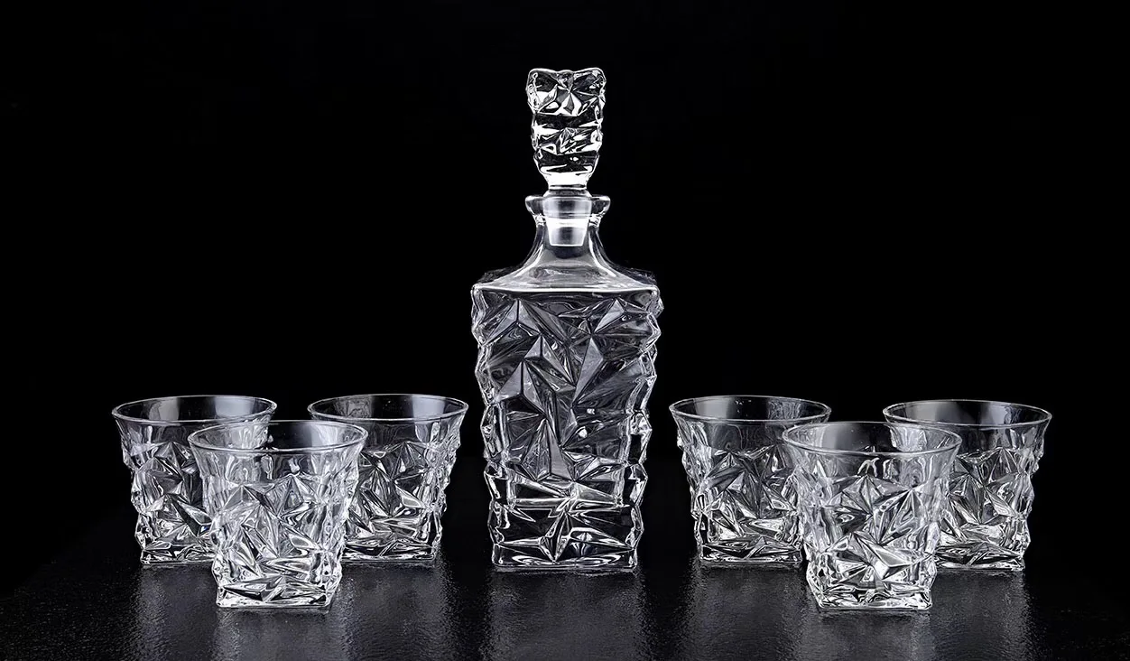 Hot sale high quality Glass crystal whiskey decanter