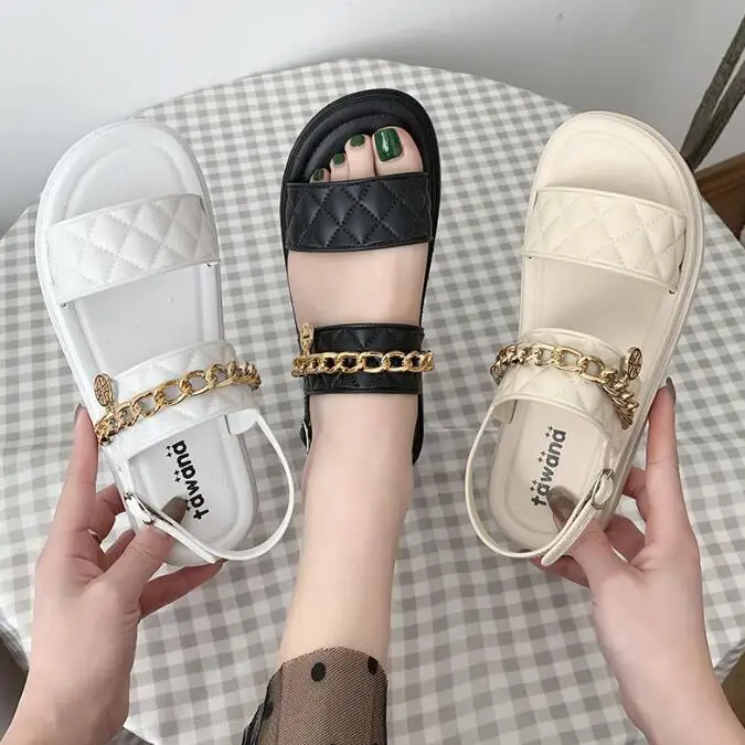 New Flat Fashion Casual Beach One Word Korean Style Chain Sandals High Quality Ladies Summer Sandals