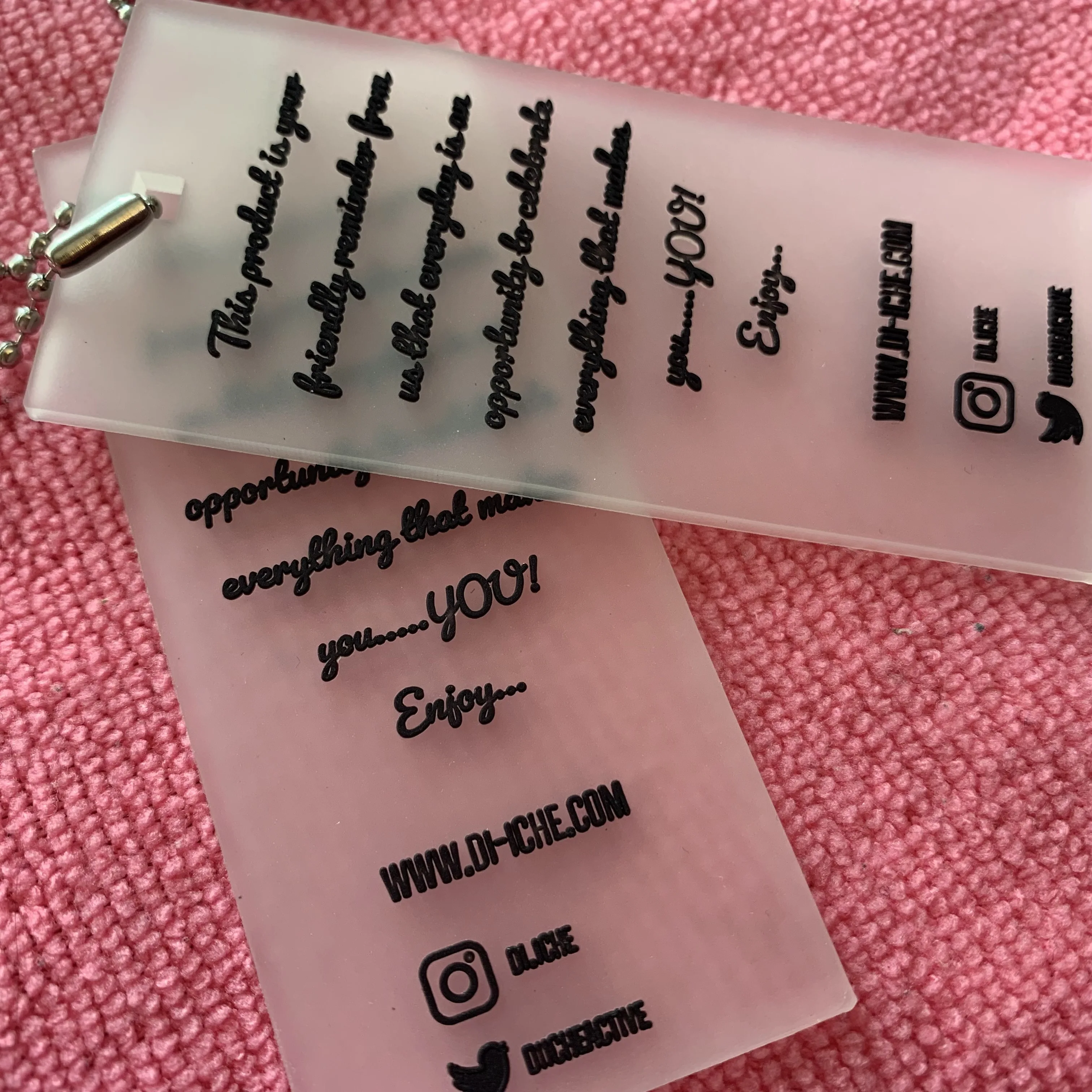 Best quality transparent PVC soft rubber hangtag,3D embossed letters clear PVC swing tag with metal ballchain