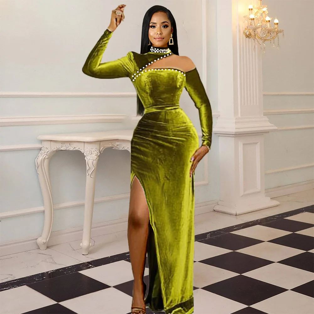 New Arrival Gorgeous Sexy Green Velvet Long Sleeve Pearl Halter Neck Hollow Women Evening Maxi Dress