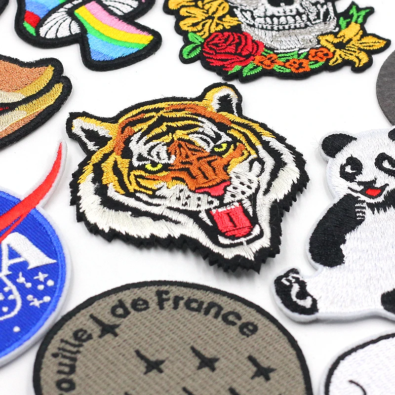Wholesale new design  custom logo 3d embroidery patch personalized embroidery patch for clothes