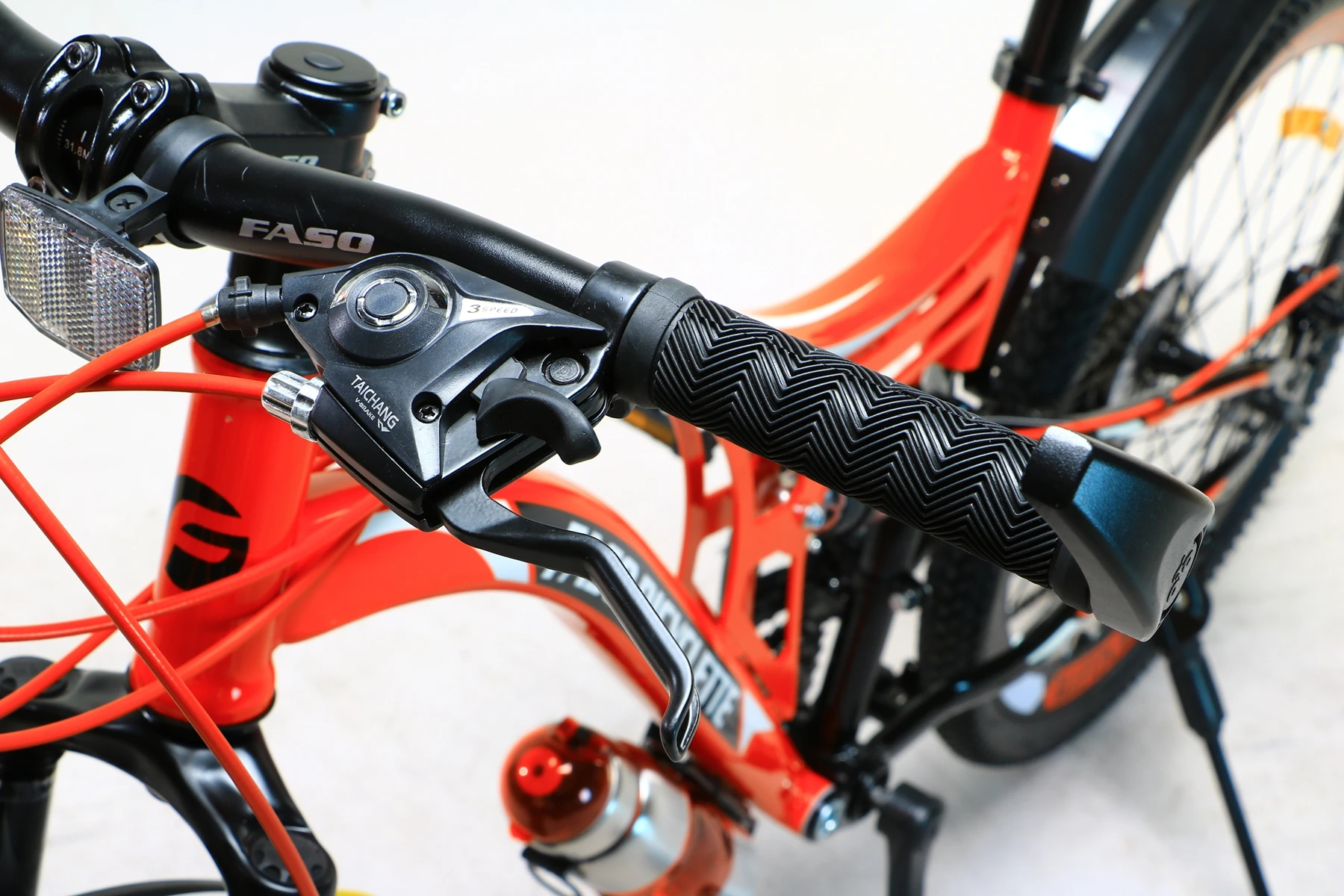 Mountain Bicycle Promotion Good-looking Mtb Beautiful Frame Nice Multi-color with Mudguard Mountain Bike