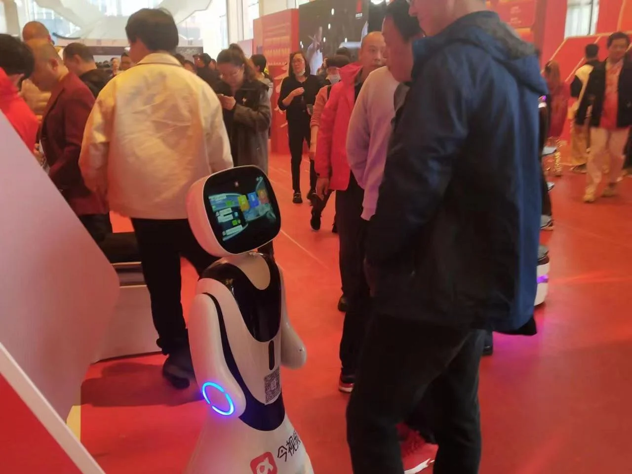 Hot Wholesale ABS Material 31KG Autonomous Navigation Guiding Robot Welcome Laser Service Robot Museum  Hospital School r\Robot