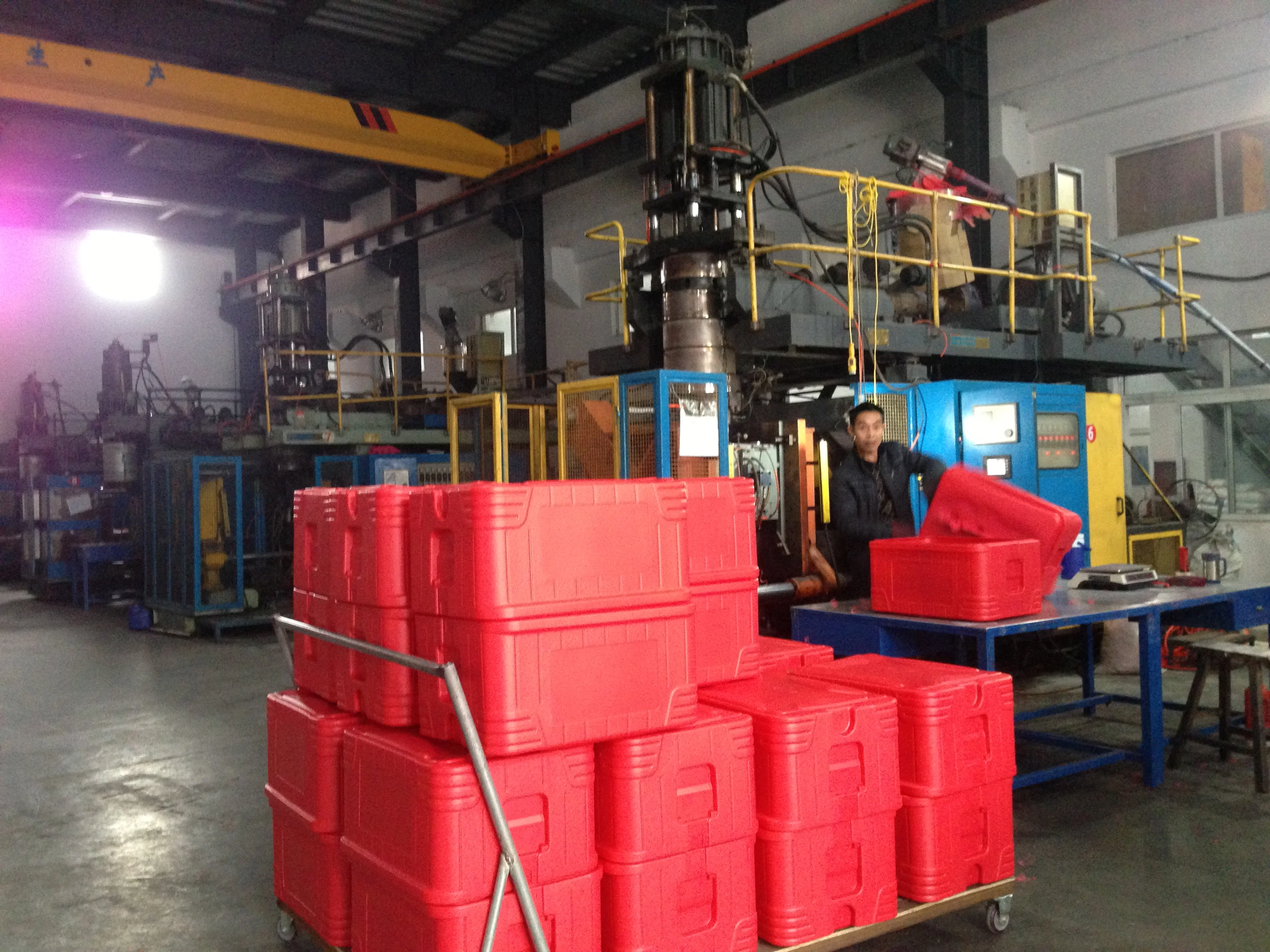 New Arrival 145L outdoor portable picnic beercan drinking ice chest cooler