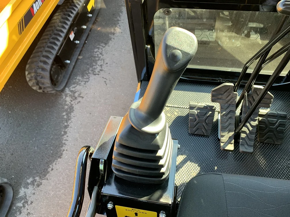 MST 1000VDR Rubber Track Crawler
