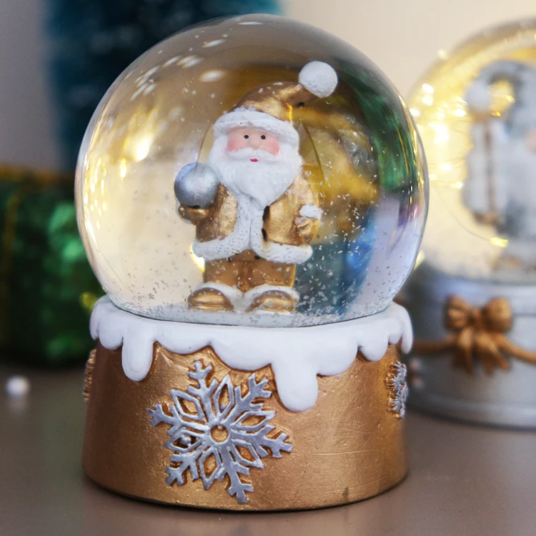Hot Sale Christmas Souvenir Snow Globe Resin handicraft Santa Claus Christmas snow Globe For Christmas Decoration
