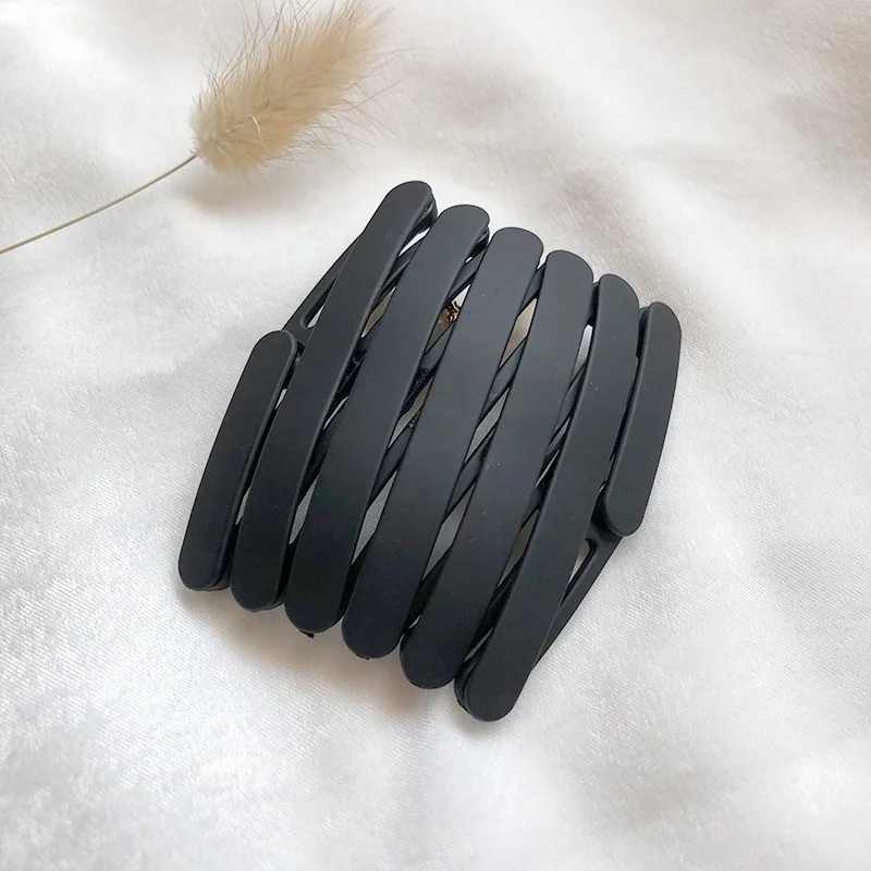 Fashion new retractable plastic headband foldable and easy to carry tiara female summer invisible non-slip hair