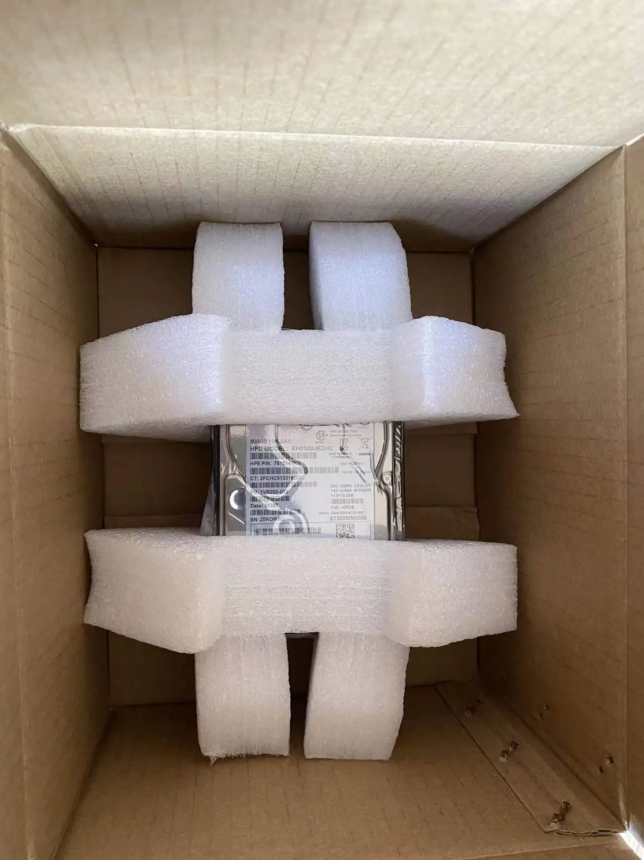 I BM 42D0707 42D0708 500G SAS 2.5 7.2K brand new server hard disk