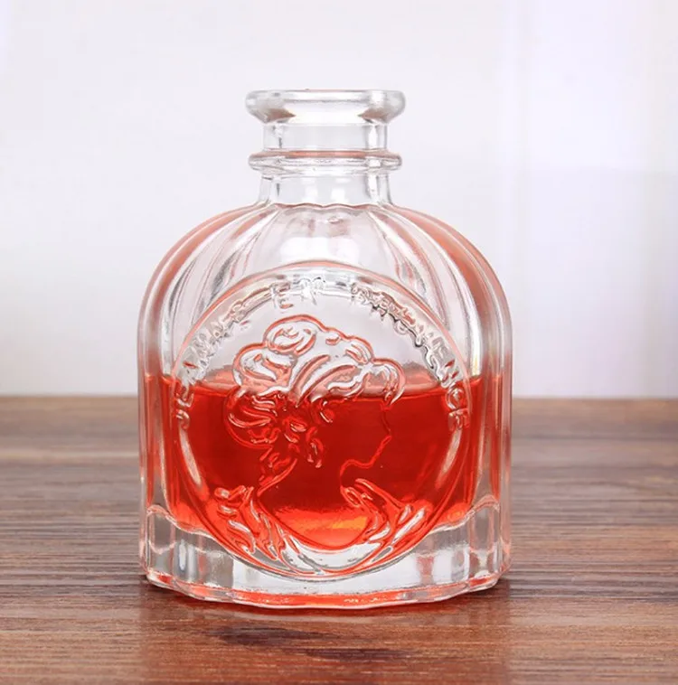 Custom Luxury Aromatherapy Bottle Embossed Glass 220ml Aroma Air Freshener Perfume Reed Diffuser Glass Bottle With Cork Lid