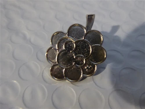 Fashion Fruit Enamel Grape  Brooch Pin Metal Badge Clothing jewelry Accessories Wholesale