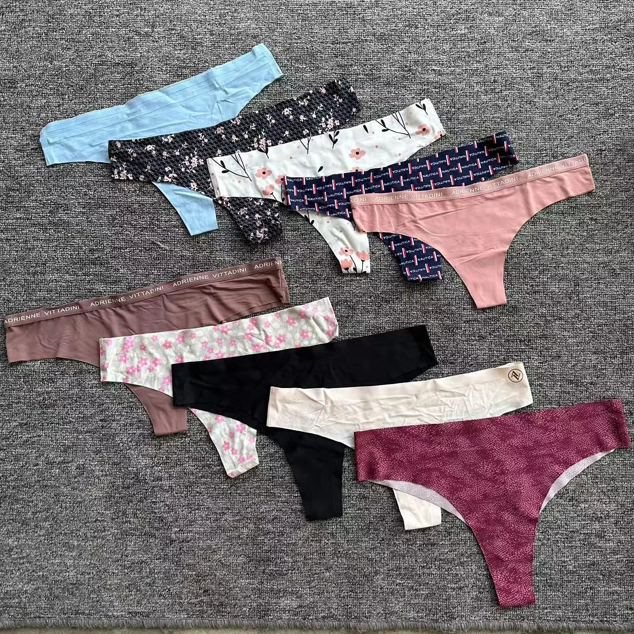 Traceless Thongs with letters underpants briefs women girls stock large quantities Europe, Burundi, America, Japan and Korea