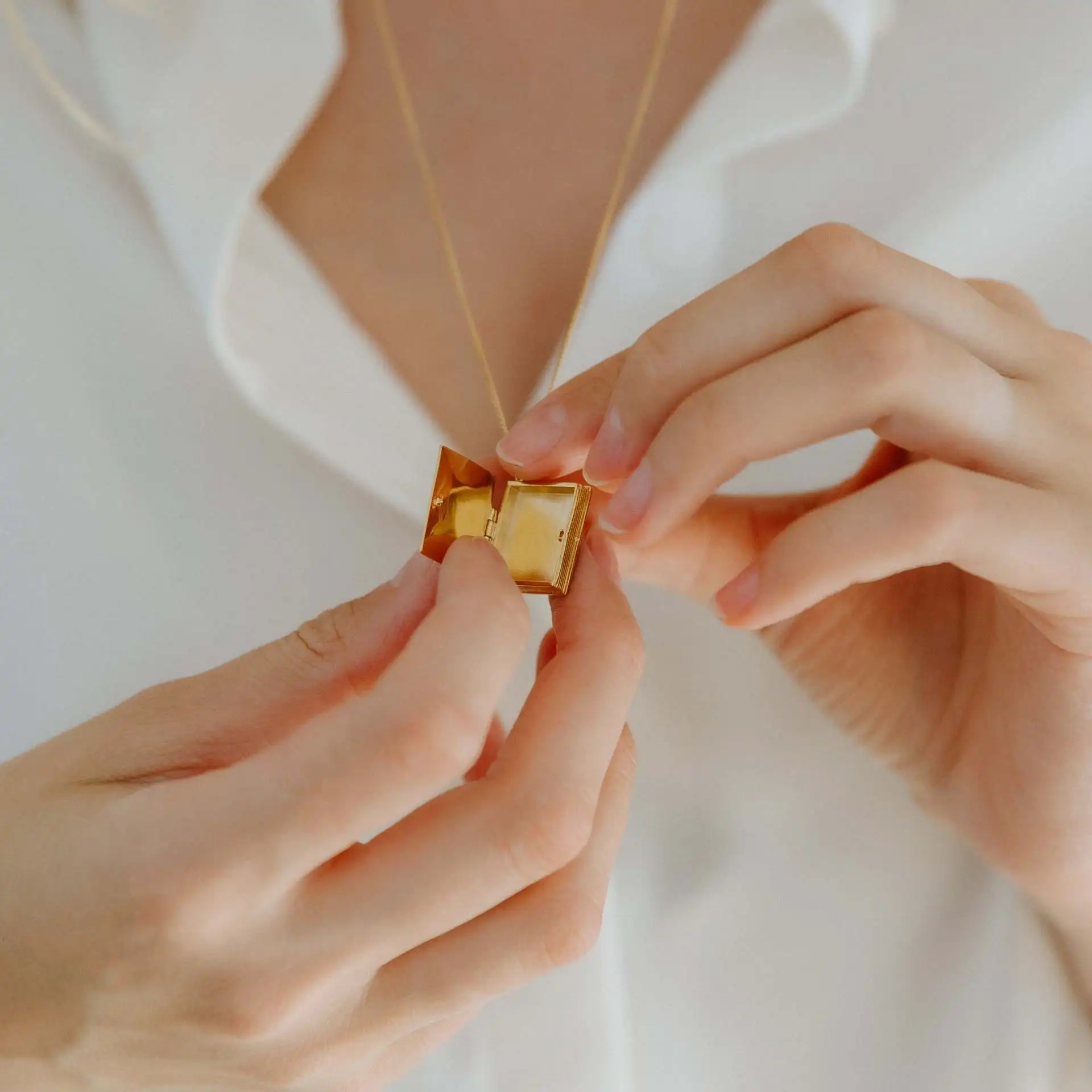 Модная Изысканная винтажная красочная эмалированная Бижутерия 18 карат позолоченная латунная коробка цепочка с подвеской Таро для женщин и девушек