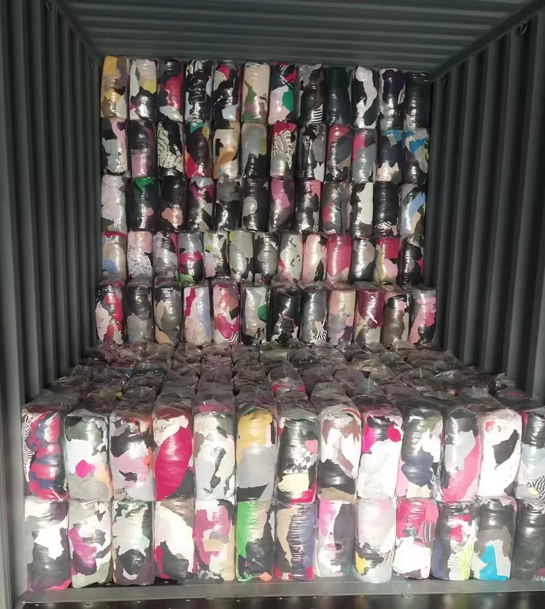 A Grade Dark Coloured T-shirt Rags 100% Cotton Industrial cleaning cloth Recycled Cotton Rags