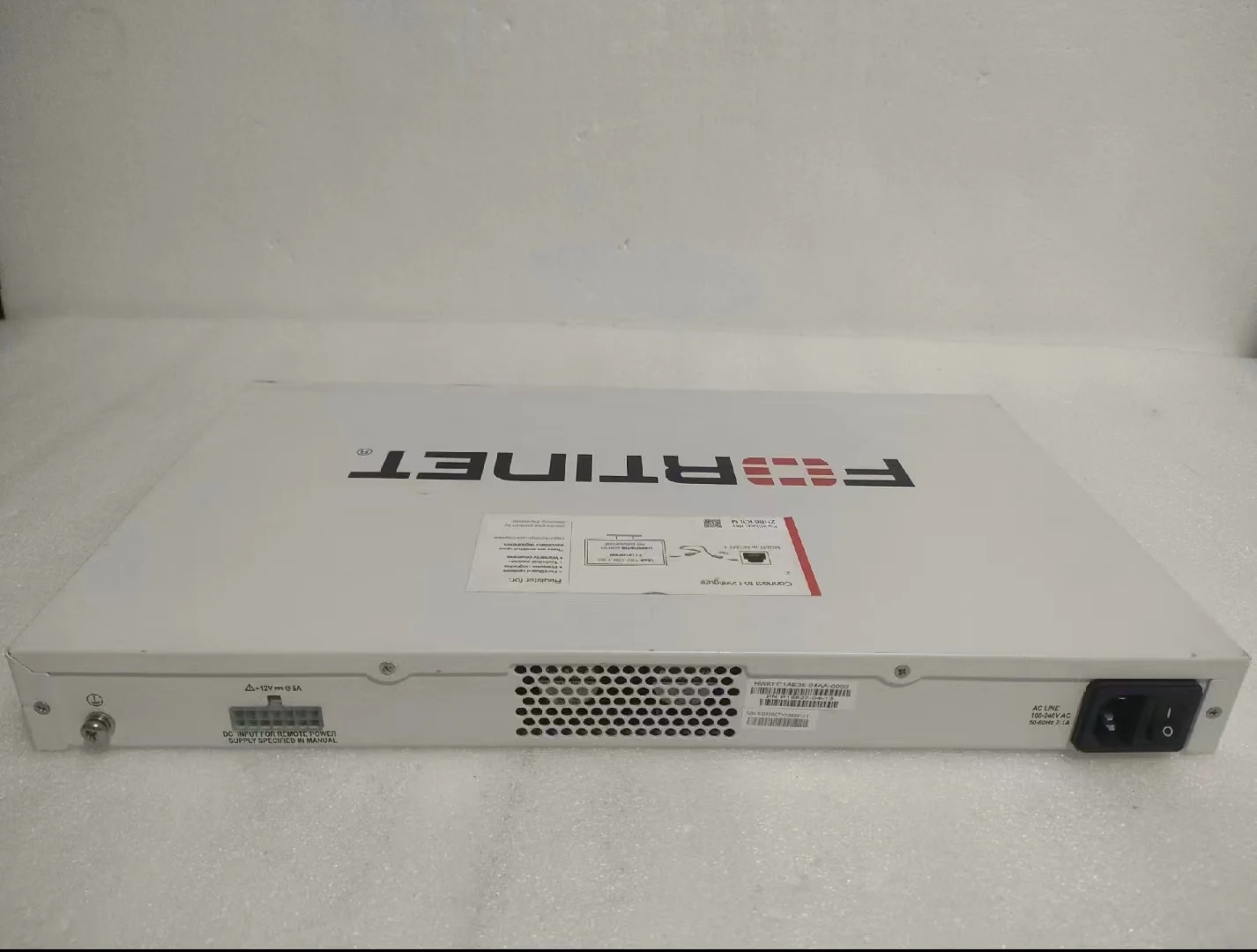 FORTINET FortiGate-100E Настольный тип 19 RJ45 сетевые порты 7 4 Гбит/с сетевая пропускная способность межсетевой экран