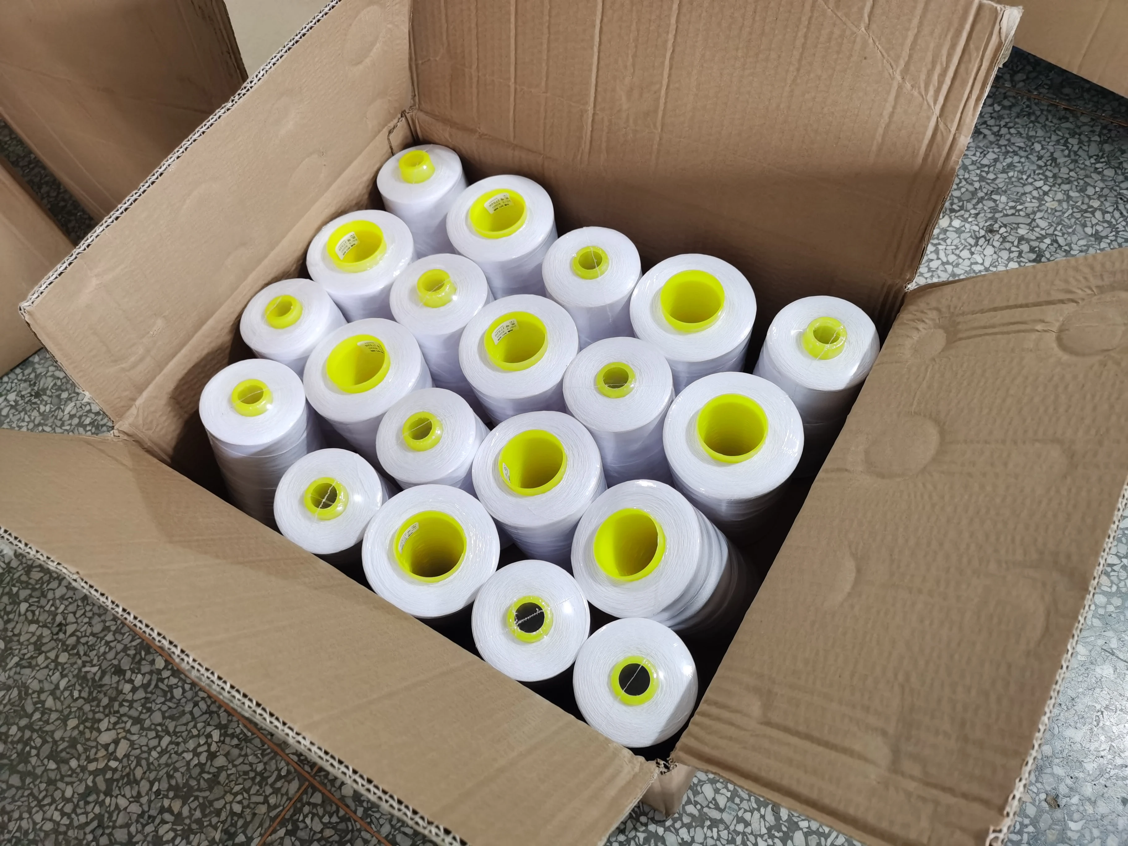 100% Polyester Sewing Thread Polyester Textured Yarn Overlock Thread W/O Twisting 150D/1