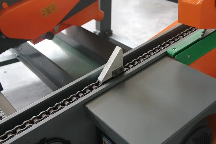 China manufacture woodworking cross cut saw machine wood pallet cut off end saw machine