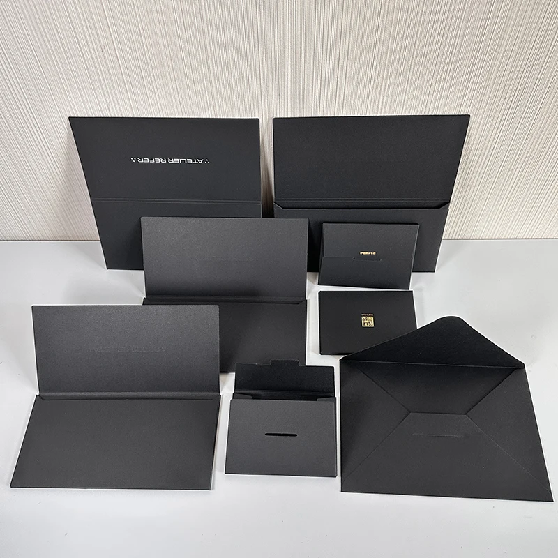 Luxury Vip Credit Card Paper Envelopes Golden Stamping Uv Spot Paper Gift Credit Card Holder Packaging Custom Envelope Box