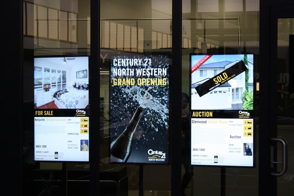 55 inch Floor Standing Ultra Bright LCD Real Estate Digital Displays Android Network Window Advertising Display Screen