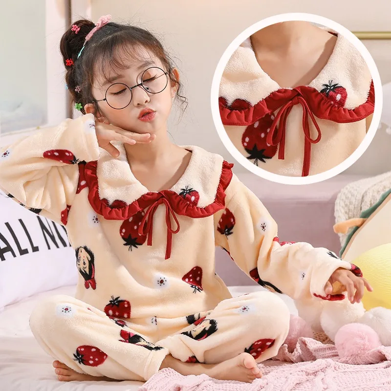 Factory Wholesale winter flannel warm girls sleepwear Children pyjamas Lovely cartoon printed kids pajamas