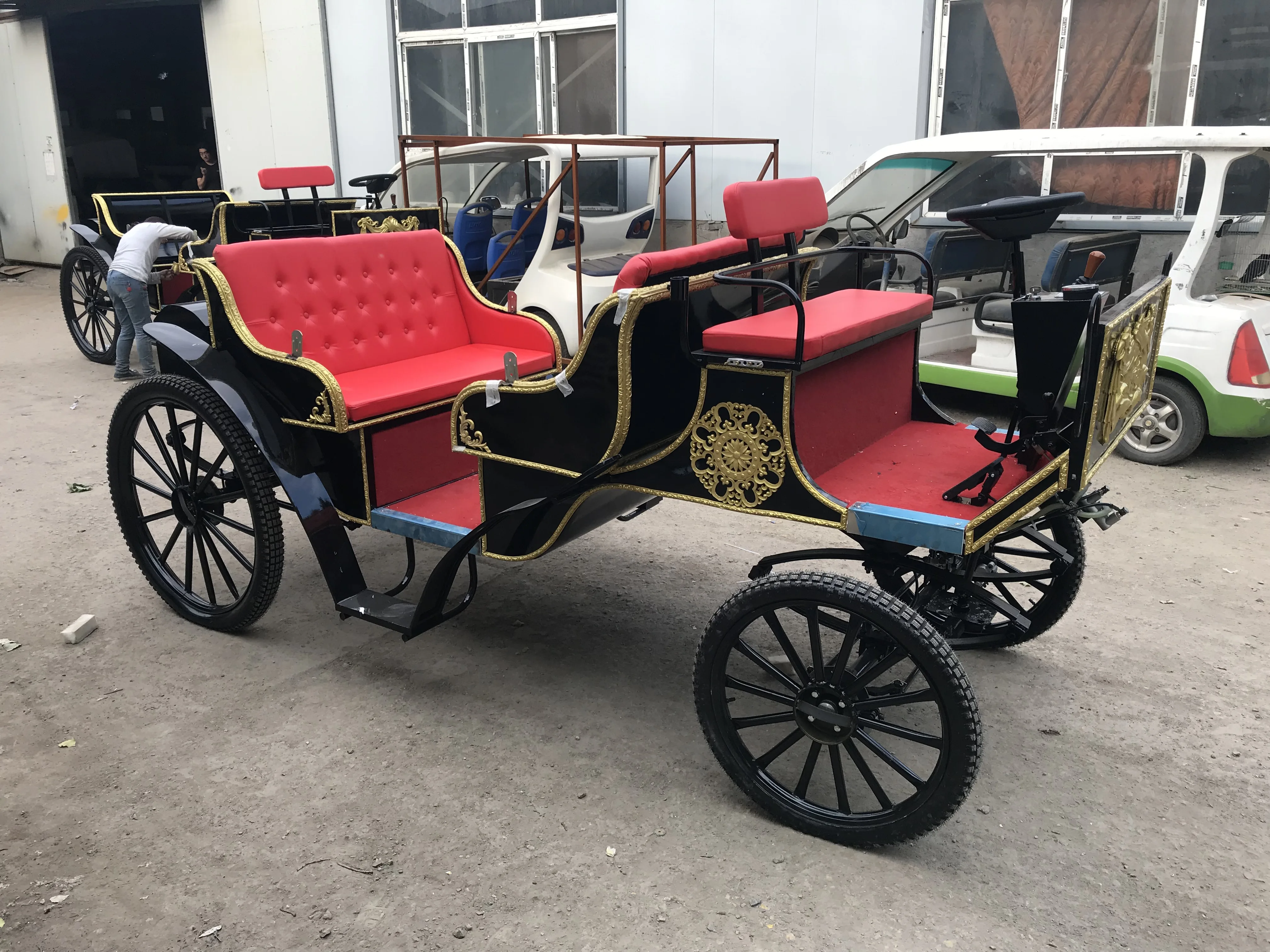 Chinese Electric horse drawn carriage chuck wagon manufacturer