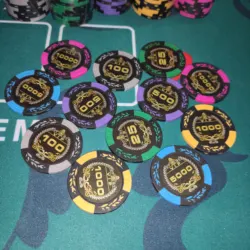 Чистые глиняные покерные чипсы, 40 мм, 13,5 г, 14 г, оптовая продажа, без средней наклейки