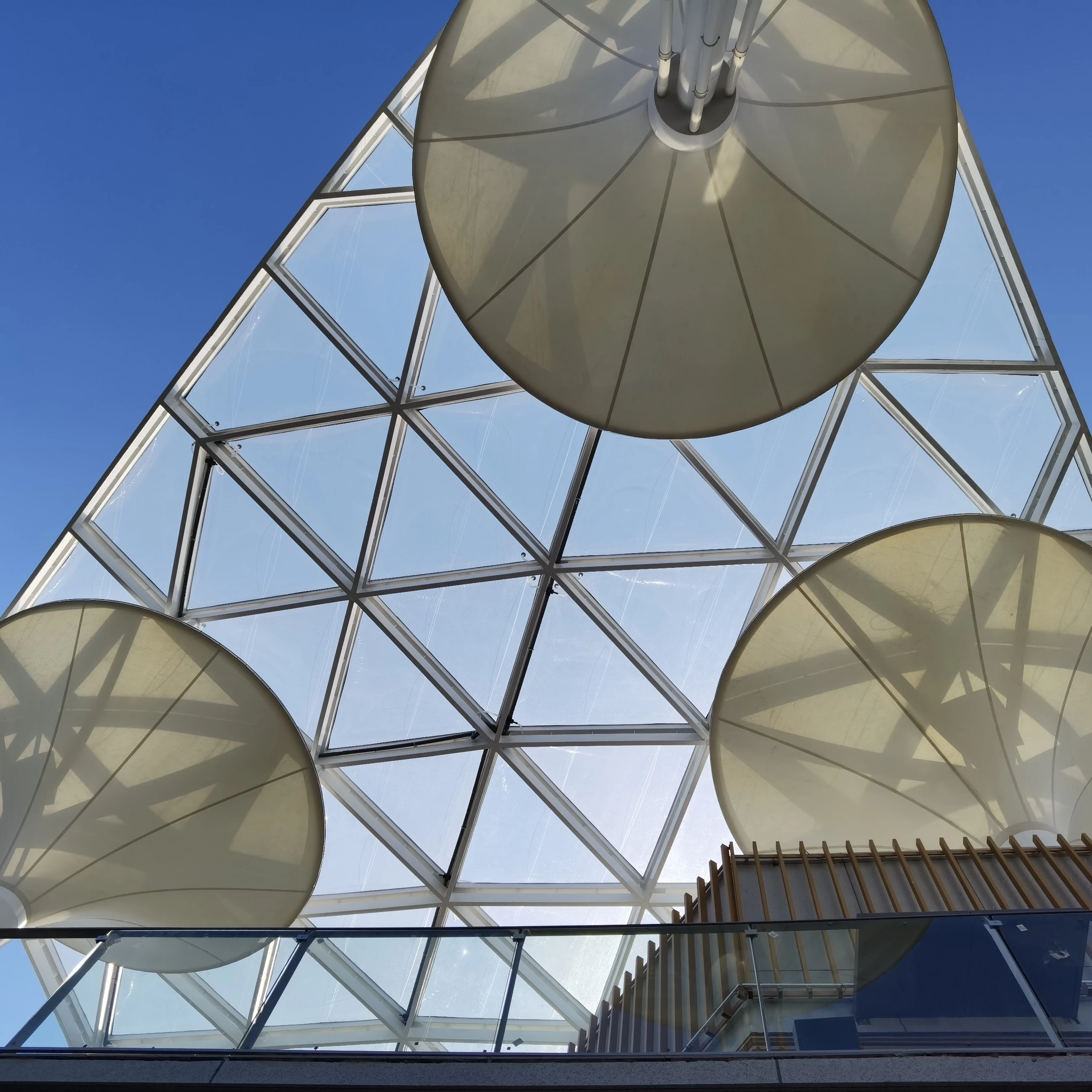 Двухслойная воздушная подушка ETFE с пленкой из ПТФЭ для строительства коммерческого навес