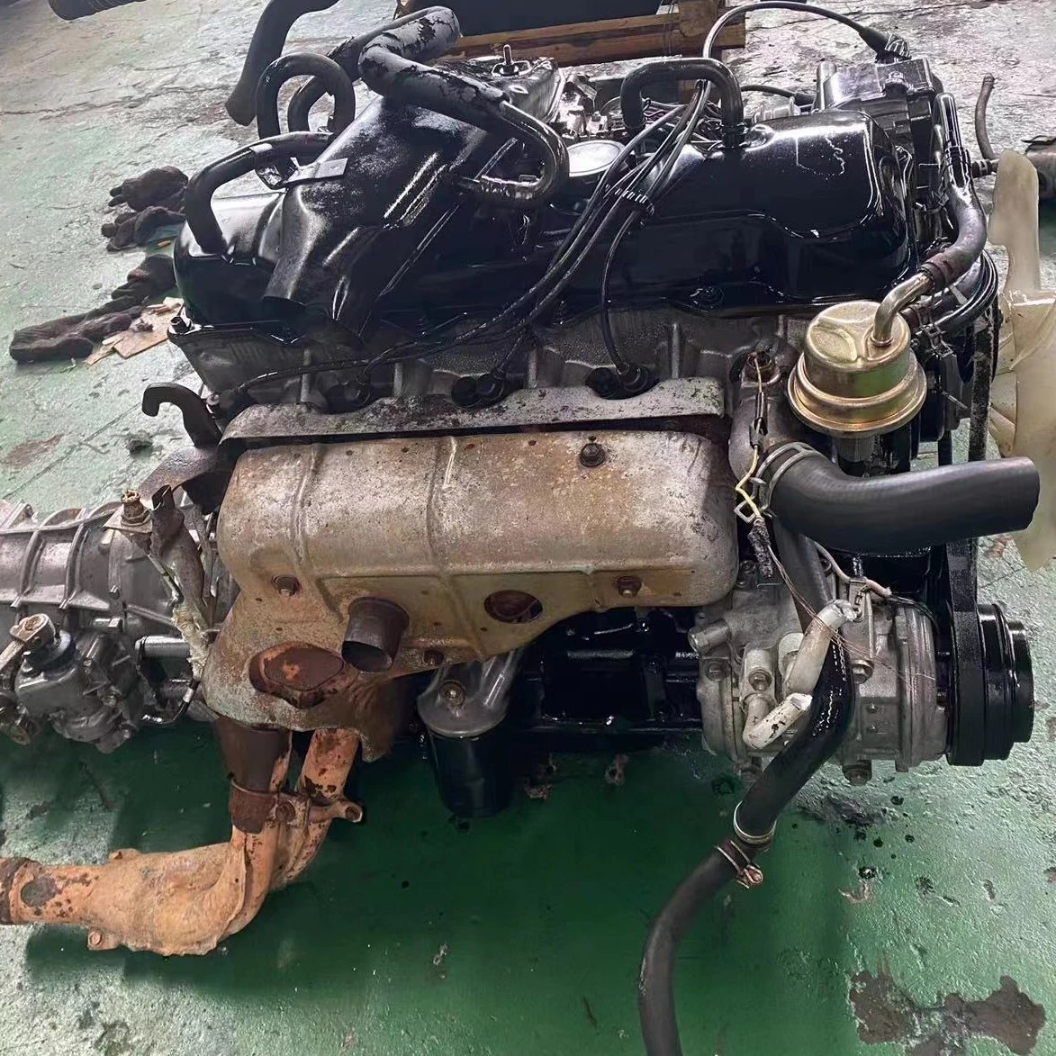 Used genuine 1RZ complete engine assy 2.0L 4 cylinder gasoline engine with gearbox in stock