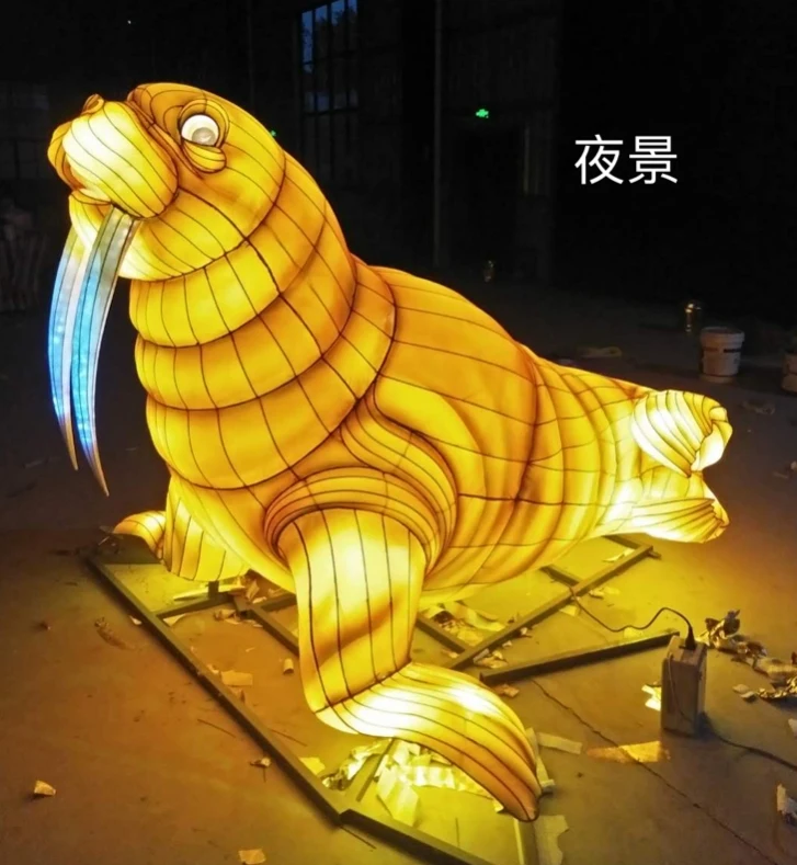 Large Traditional Chinese Lanterns Decoration Animatronic Cartoon Figure Model