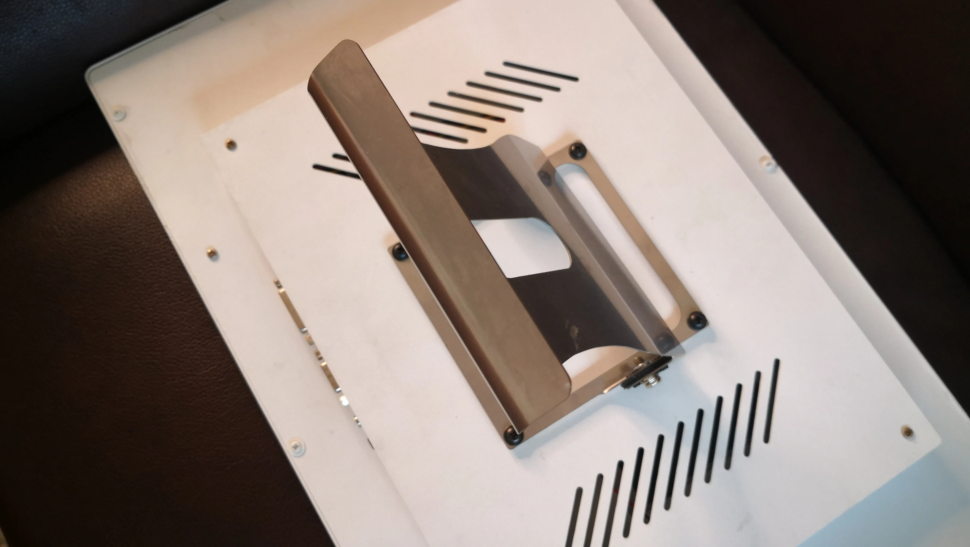  Нержавеющая профессиональная конструкция VESA кронштейн все в одном PC Стенд монитор