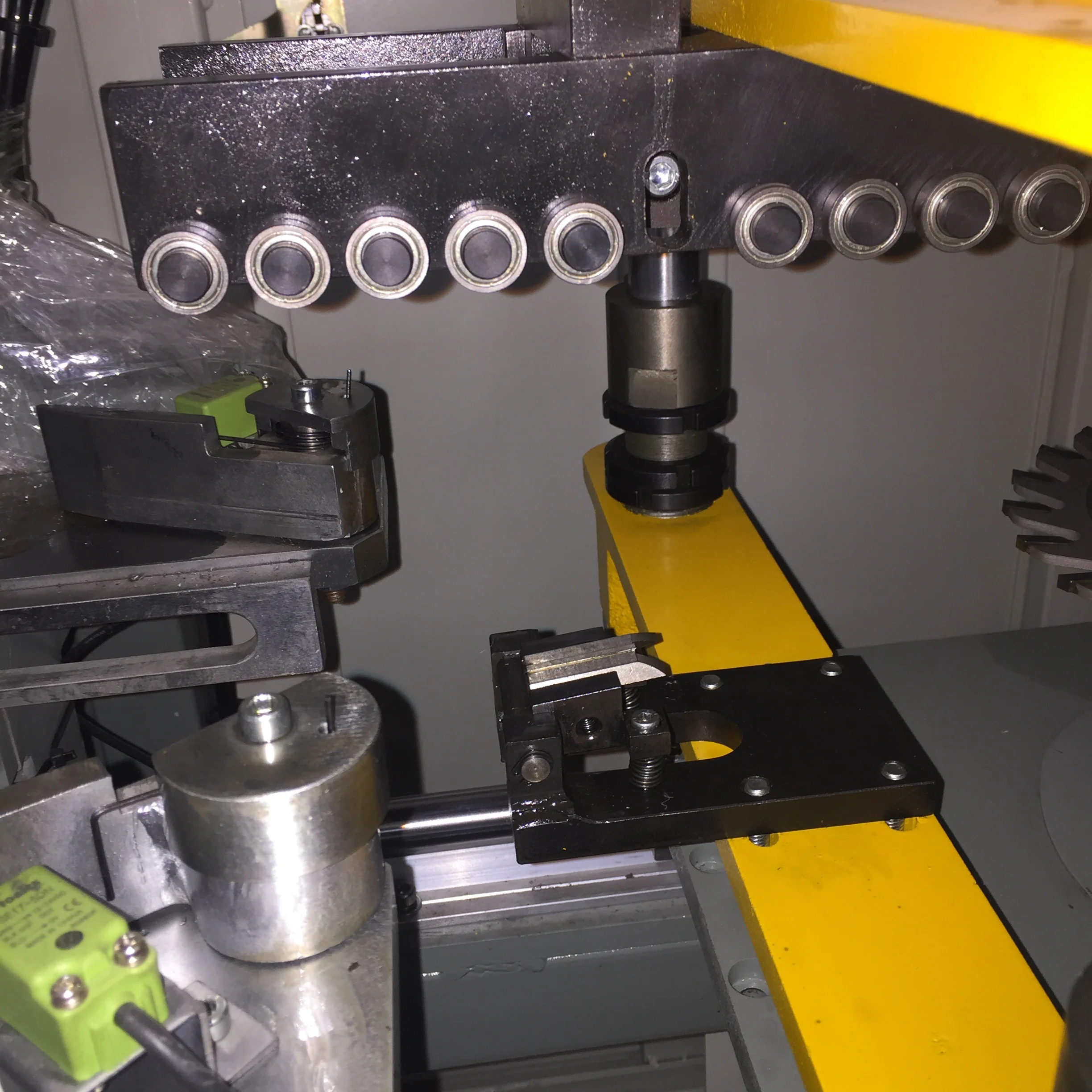 Portable water slot milling tools for PVC window maquina