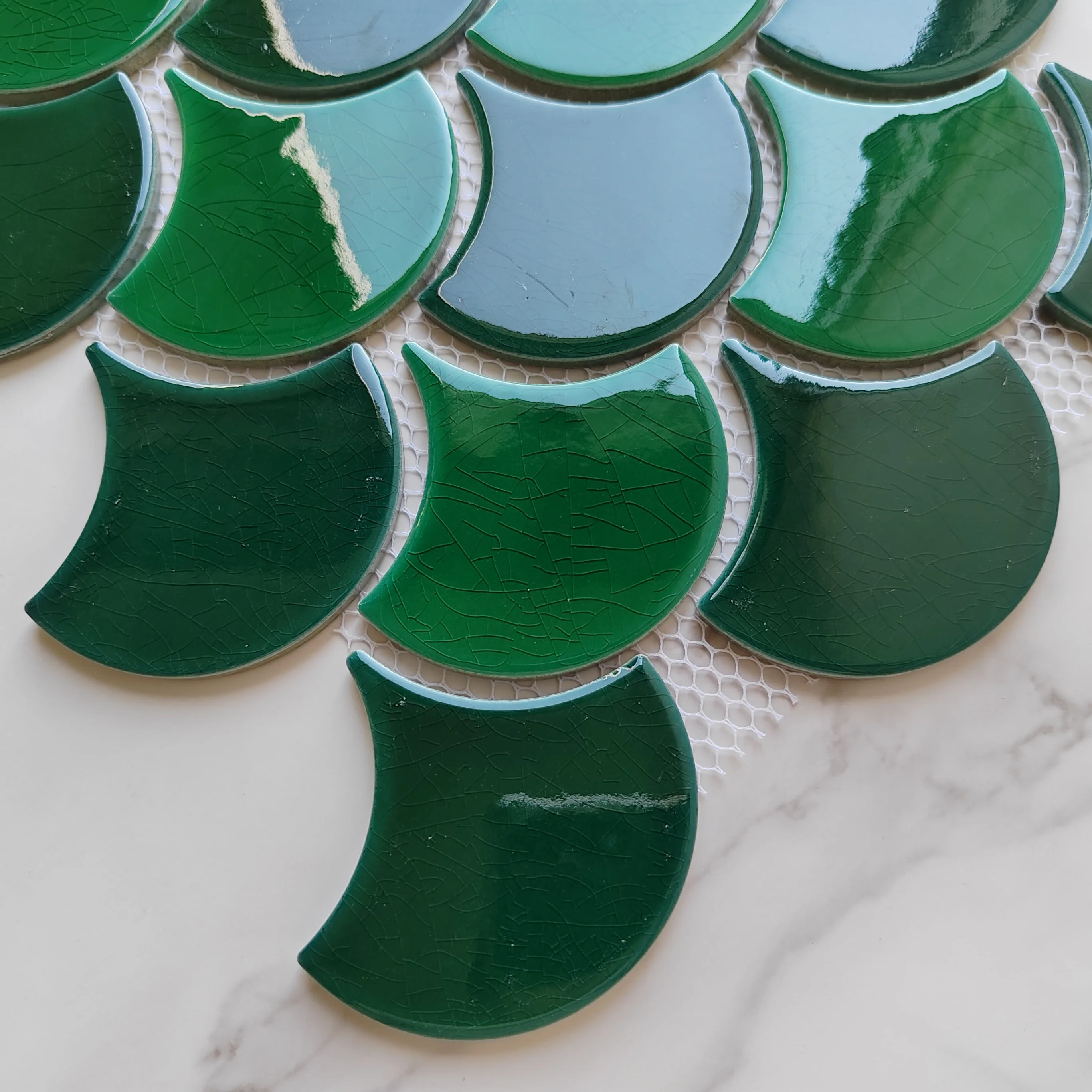 Factory Price Ceramic Glazed Faned Fish Scale Porcelain Mosaic Bathroom Green Pool Tiles Fan Mosaic Tile