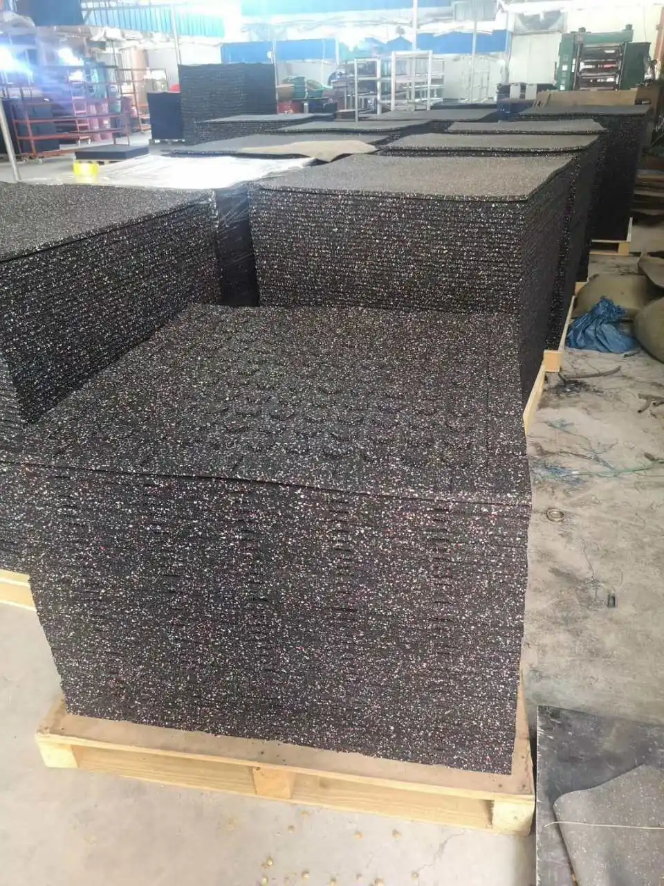 High Quality Commercial Anti-slip Gym Sports Equipments High-grade compound Rubber Mat Flooring Tiles