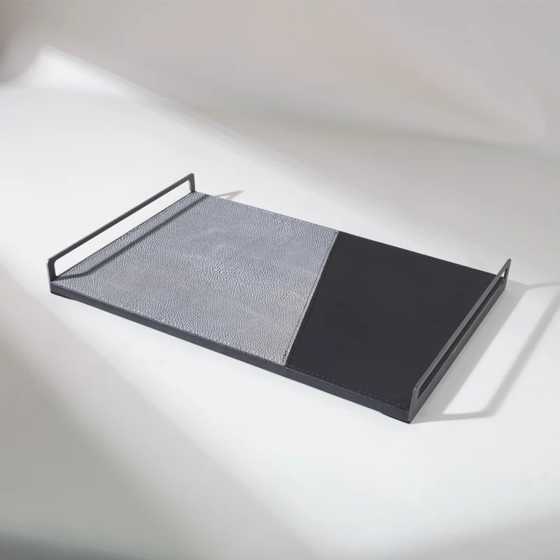 Wholesale Delicatessen Pizza Bread Cutting Board metal Cheese Board For Vegetables Meat leather Serving Cheese Tray