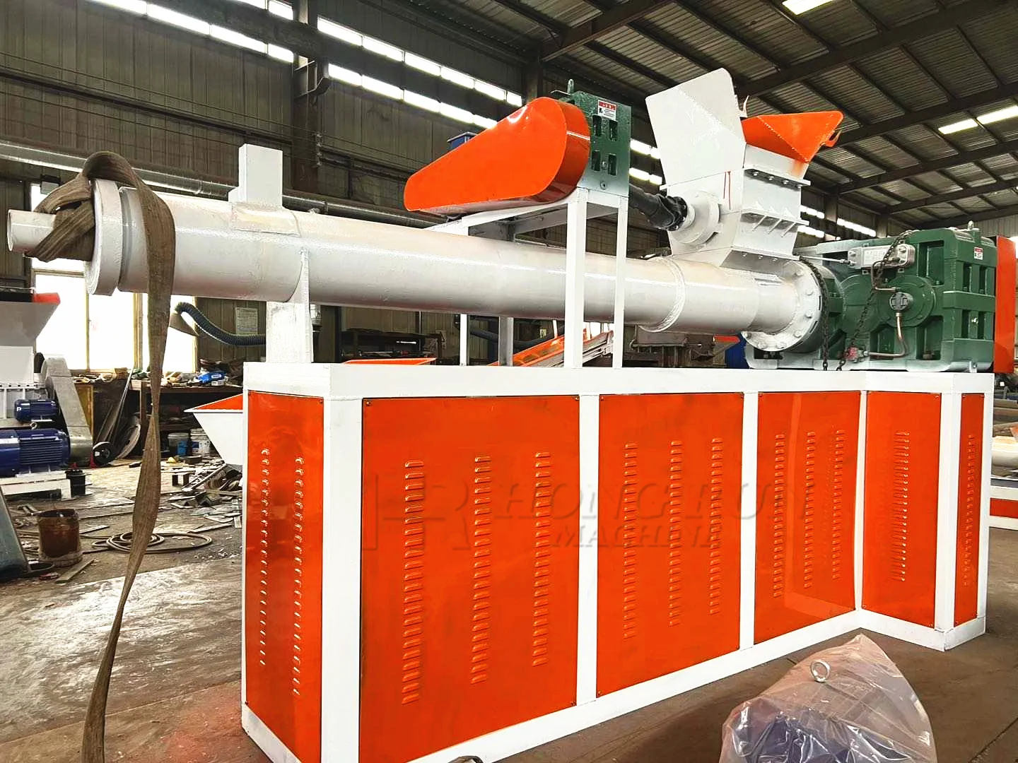 Industrial Waste Plastic Recycling Shredder PP PE PVC PET Plastic Bottle Can Crusher Plastic Drum Crushing Machine